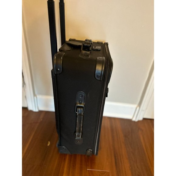 Briggs & Riley Other - Briggs & Riley Black Carry-On Suitcase 2-Weel Roller Bag - 24"